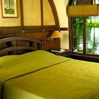 Lake View Deluxe Houseboat, Kumarakom 2
